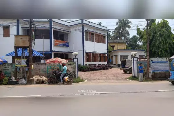 Tripura: स्थानीय पुलिस स्टेशन की संपत्ति पर अवैध कब्जा Tripura: स्थानीय पुलिस स्टेशन की संपत्ति पर अवैध कब्जा