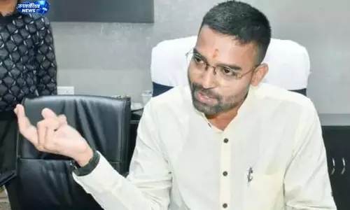 सीट बदलाव पर मंत्री दीपक प्रकाश का जवाब सीट बदलाव पर मंत्री दीपक प्रकाश का जवाब