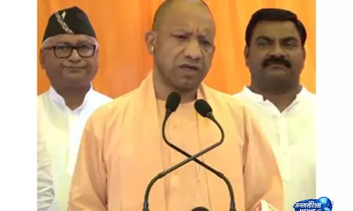 UP सीएम योगी ने श्यामा प्रसाद मुखर्जी को दी श्रद्धांजलि, बंगाल को लेकर दिया बयान