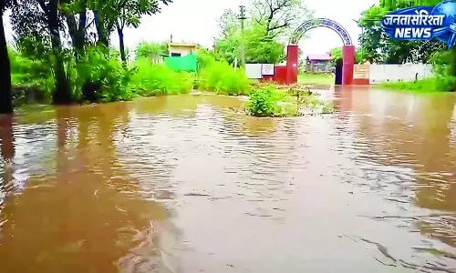 ऊना में मानसून का कहर, घरों में घुसा पानी, खेत भी डूबे