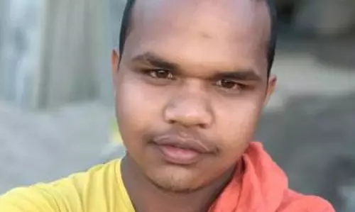 एनीकट में मछली पकड़ रहा युवक बहा