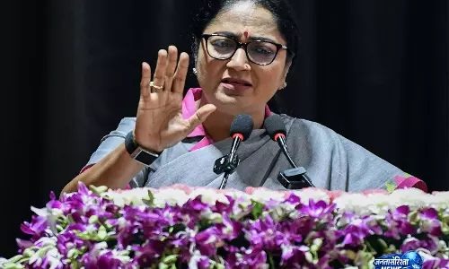 दिल्ली के मुख्यमंत्री ने रोहतास नगर और Bawana के वंचित परिवारों को आर्थिक सहायता बांटी दिल्ली के मुख्यमंत्री ने रोहतास नगर और Bawana के वंचित परिवारों को आर्थिक सहायता बांटी