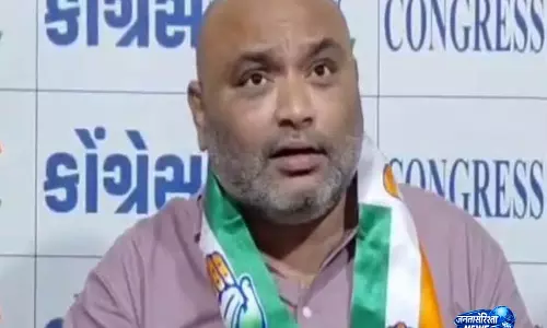 गुजरात की शिक्षा व्यवस्था पर Congress का हमला, 12वीं और कॉलेज स्तर पर गिरावट के दावे गुजरात की शिक्षा व्यवस्था पर Congress का हमला, 12वीं और कॉलेज स्तर पर गिरावट के दावे