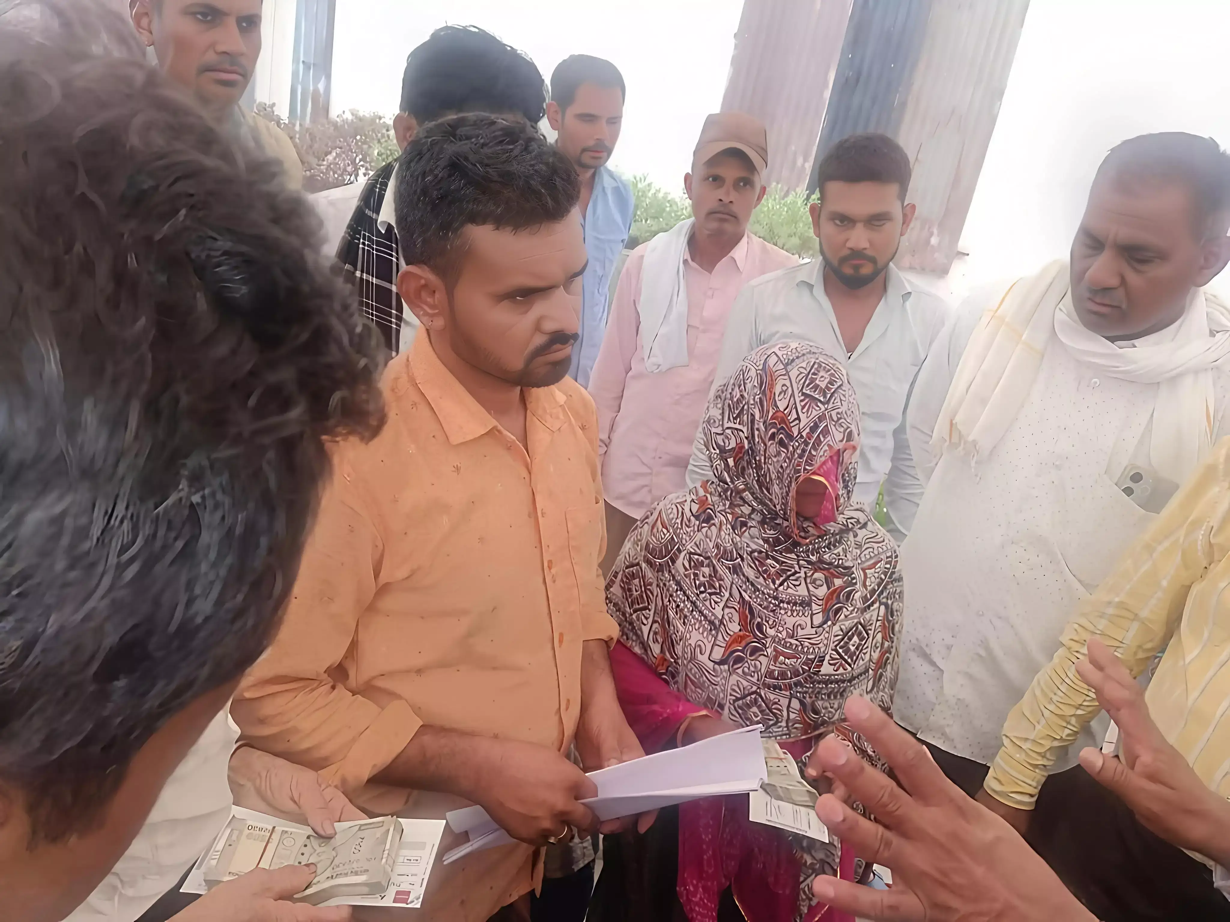 Dungarpur: सोनीपत पुलिस की संवेदनशीलता, बिछड़ी बच्ची को सुरक्षित घर पहुंचाया Dungarpur: सोनीपत पुलिस की संवेदनशीलता, बिछड़ी बच्ची को सुरक्षित घर पहुंचाया