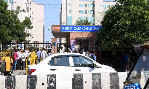 Malviya Nagar Hotel आग मामले में दिल्ली कोर्ट ने लवकेश बजाज और दो अन्य लोगों की न्यायिक हिरासत बढ़ाई Malviya Nagar Hotel आग मामले में दिल्ली कोर्ट ने लवकेश बजाज और दो अन्य लोगों की न्यायिक हिरासत बढ़ाई