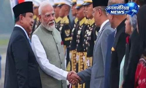 मोदी-सुबियांतो मुलाकात: इंडोनेशिया में प्रधानमंत्री का गर्मजोशी से स्वागत मोदी-सुबियांतो मुलाकात: इंडोनेशिया में प्रधानमंत्री का गर्मजोशी से स्वागत