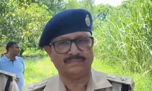 Niwari क्षेत्र में जंगल से शव बरामद, पुलिस हर एंगल से कर रही जांच Niwari क्षेत्र में जंगल से शव बरामद, पुलिस हर एंगल से कर रही जांच