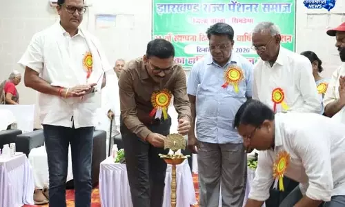 बुजुर्गों की मदद के लिए जल्द हेल्पलाइन नंबर जारी बुजुर्गों की मदद के लिए जल्द हेल्पलाइन नंबर जारी