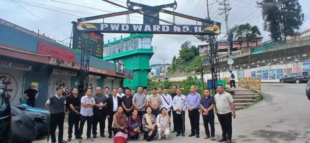 कोहिमा में PWD कॉलोनी के गेट का उद्घाटन कोहिमा में PWD कॉलोनी के गेट का उद्घाटन