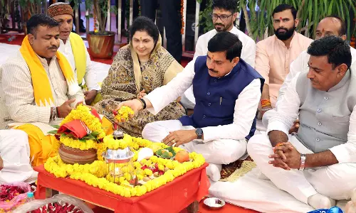 CM यादव ने भोपाल में सतगढ़ी स्मार्ट इंडस्ट्रियल पार्क की रखी आधारशिला, 15,000 से अधिक रोजगार का अनुमान CM यादव ने भोपाल में सतगढ़ी स्मार्ट इंडस्ट्रियल पार्क की रखी आधारशिला, 15,000 से अधिक रोजगार का अनुमान