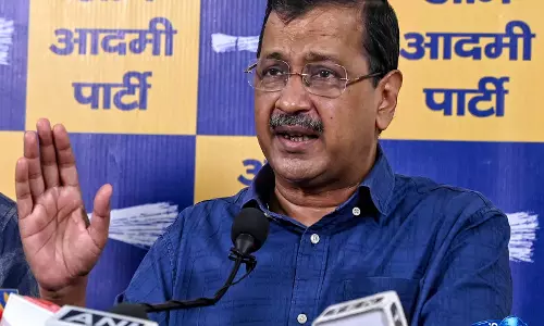 Kejriwal का बयान: चंपत राय और अनिल मिश्रा के इस्तीफे के बाद सख्त कार्रवाई की मांग Kejriwal का बयान: चंपत राय और अनिल मिश्रा के इस्तीफे के बाद सख्त कार्रवाई की मांग