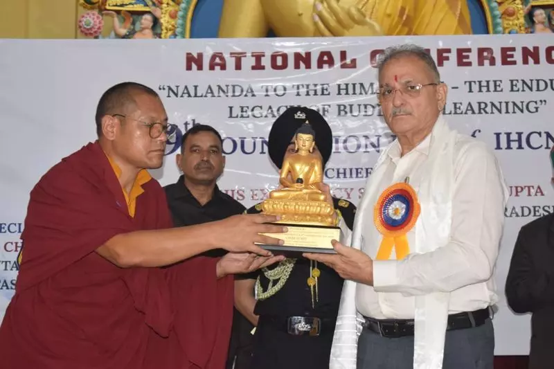 परेशान दुनिया में बुद्ध की शिक्षाएँ ज़रूरी परेशान दुनिया में बुद्ध की शिक्षाएँ ज़रूरी