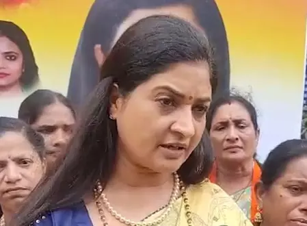 लोकतंत्र और संविधान को कमजोर कर रही है भाजपा, महिला कांग्रेस उठाएगी जनहित के मुद्दे: अलका लांबा लोकतंत्र और संविधान को कमजोर कर रही है भाजपा, महिला कांग्रेस उठाएगी जनहित के मुद्दे: अलका लांबा