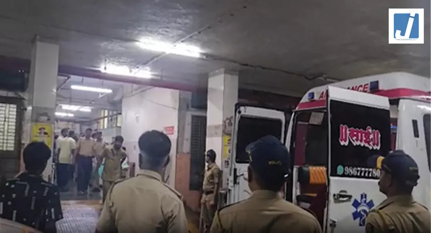 भारी बारिश से तीन मंजिला चॉल ढहा, पांच बच्चों सहित छह की मौत, CM ने जताया दुख भारी बारिश से तीन मंजिला चॉल ढहा, पांच बच्चों सहित छह की मौत, CM ने जताया दुख