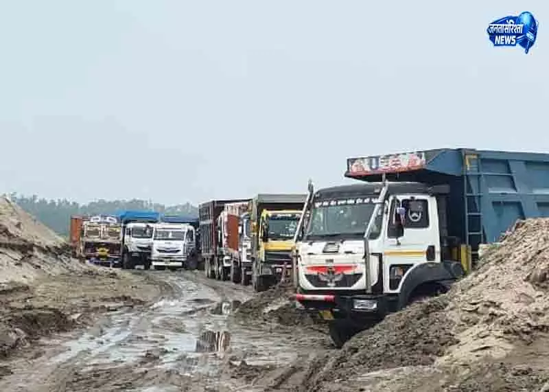 Punjab: अवैध खनन पर बड़ी कार्रवाई, 80 वाहन छोड़े Punjab: अवैध खनन पर बड़ी कार्रवाई, 80 वाहन छोड़े