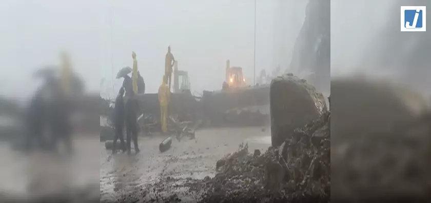 महाराष्ट्र: बारिश से बुरा हाल; मुंबई से पुणे जाने वाली कुछ ट्रेनें रद्द और एक्सप्रेसवे पर डायवर्जन लागू, इमरजेंसी नंबर जारी महाराष्ट्र: बारिश से बुरा हाल; मुंबई से पुणे जाने वाली कुछ ट्रेनें रद्द और एक्सप्रेसवे पर डायवर्जन लागू, इमरजेंसी नंबर जारी
