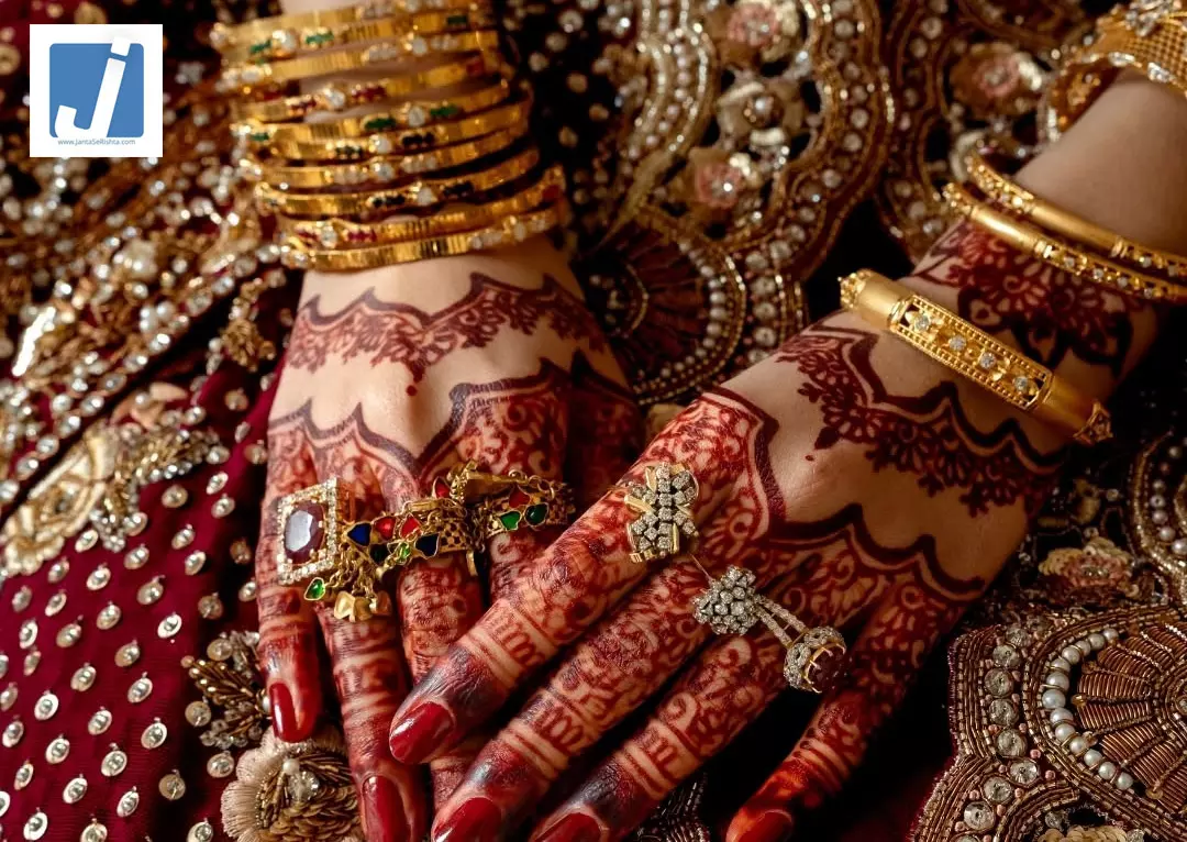 सुहागरात पर दुल्हन ने धमकाया, खुद को किसी और की अमानत बताया, दूल्हे के होश फाख्ता सुहागरात पर दुल्हन ने धमकाया, खुद को किसी और की अमानत बताया, दूल्हे के होश फाख्ता
