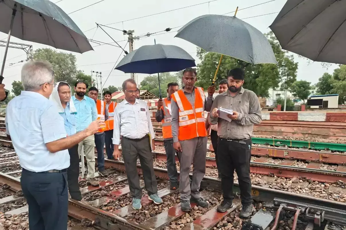 Kota: रेल सुरक्षा और व्यवस्थाओं का निरीक्षण, कोटा–गंगापुर सिटी रेलखंड पर समीक्षा Kota: रेल सुरक्षा और व्यवस्थाओं का निरीक्षण, कोटा–गंगापुर सिटी रेलखंड पर समीक्षा