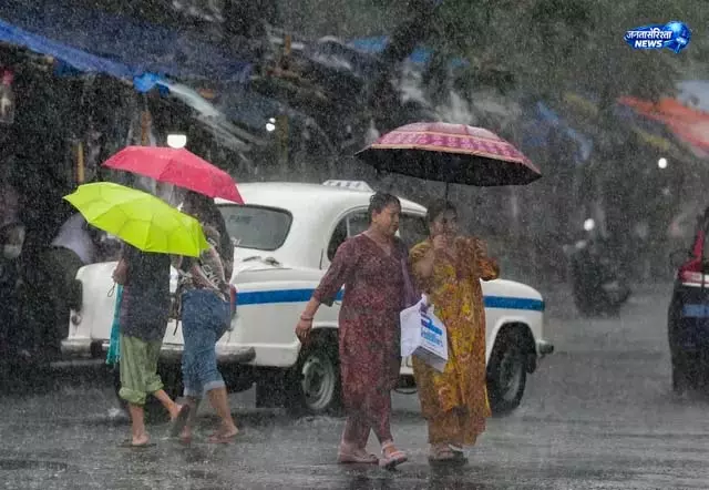 मॉनसून ने बढ़ाई रफ्तार, कई जिले प्रभावित मॉनसून ने बढ़ाई रफ्तार, कई जिले प्रभावित