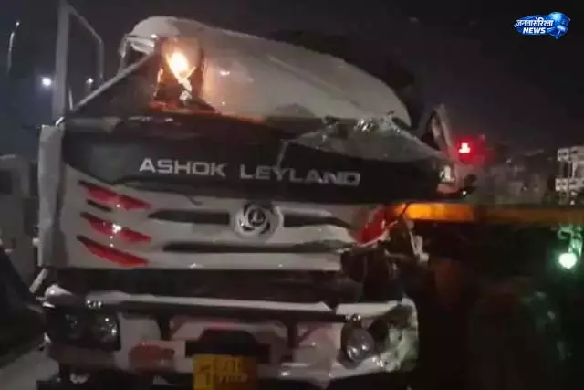 ट्रक जांच के दौरान ट्रैफिक पुलिस पर बड़ा हादसा ट्रक जांच के दौरान ट्रैफिक पुलिस पर बड़ा हादसा