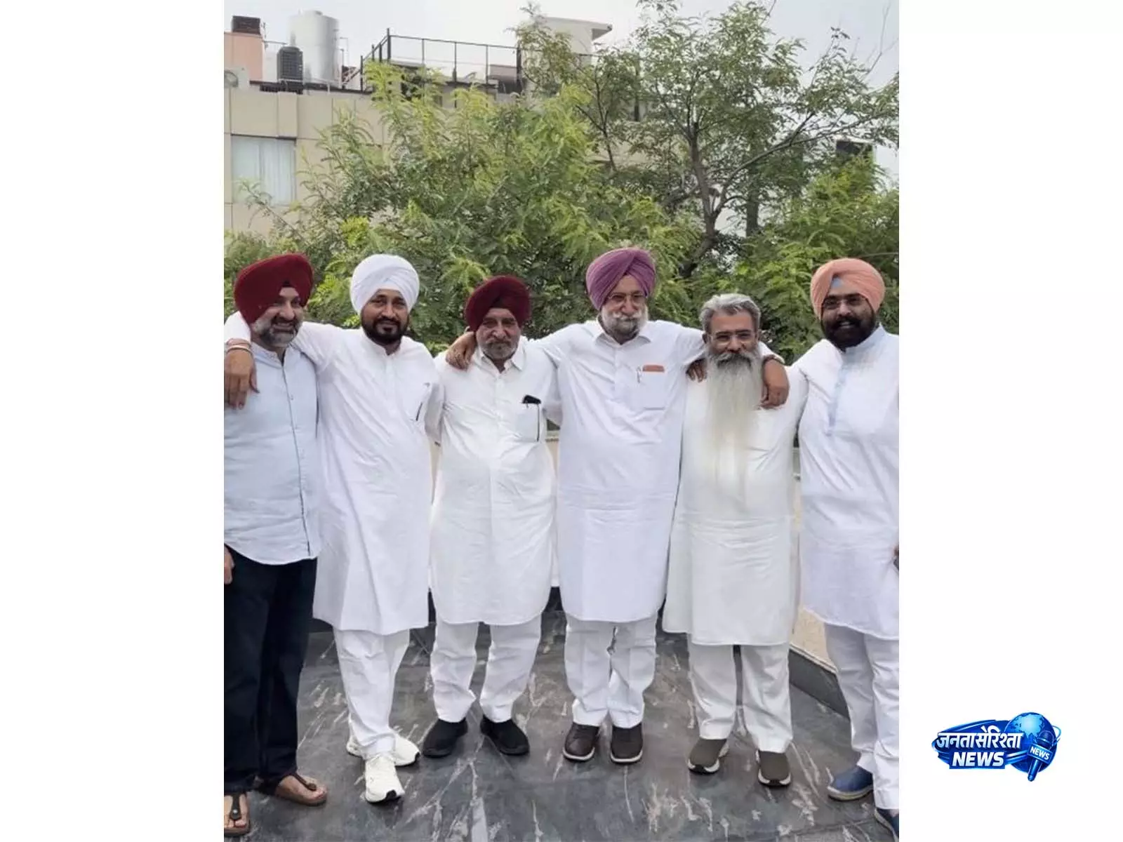 पंजाब कांग्रेस में गुटबाजी तेज, चन्नी गुट ने AICC बैठक छोड़ दिल्ली में हाईकमान से की मुलाकात पंजाब कांग्रेस में गुटबाजी तेज, चन्नी गुट ने AICC बैठक छोड़ दिल्ली में हाईकमान से की मुलाकात