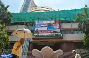 Sensex निफ्टी में मजबूती से निवेशकों को राहत Sensex निफ्टी में मजबूती से निवेशकों को राहत