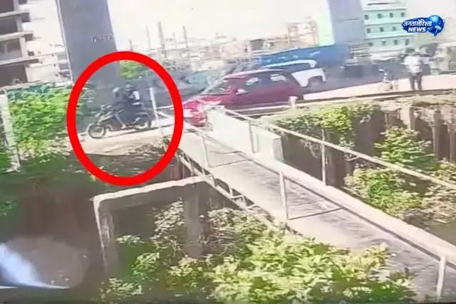 प्रेमिका करती थी चेन स्नैचिंग, प्रेमी देता था सपोर्ट प्रेमिका करती थी चेन स्नैचिंग, प्रेमी देता था सपोर्ट