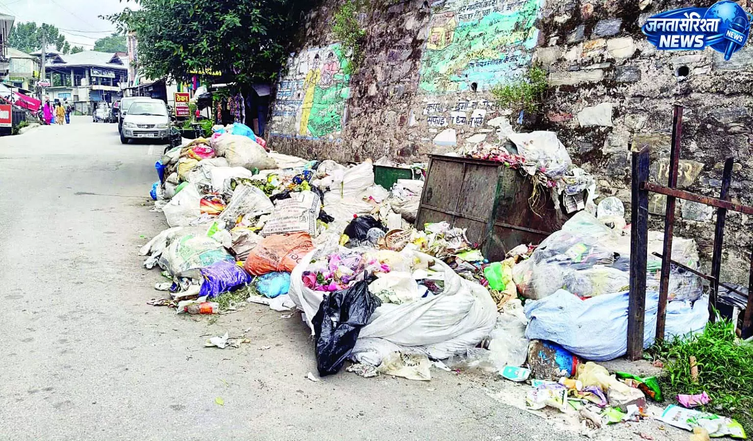 राजगढ़ में डस्टबिन फुल, कचरा सडक़ों पर राजगढ़ में डस्टबिन फुल, कचरा सडक़ों पर