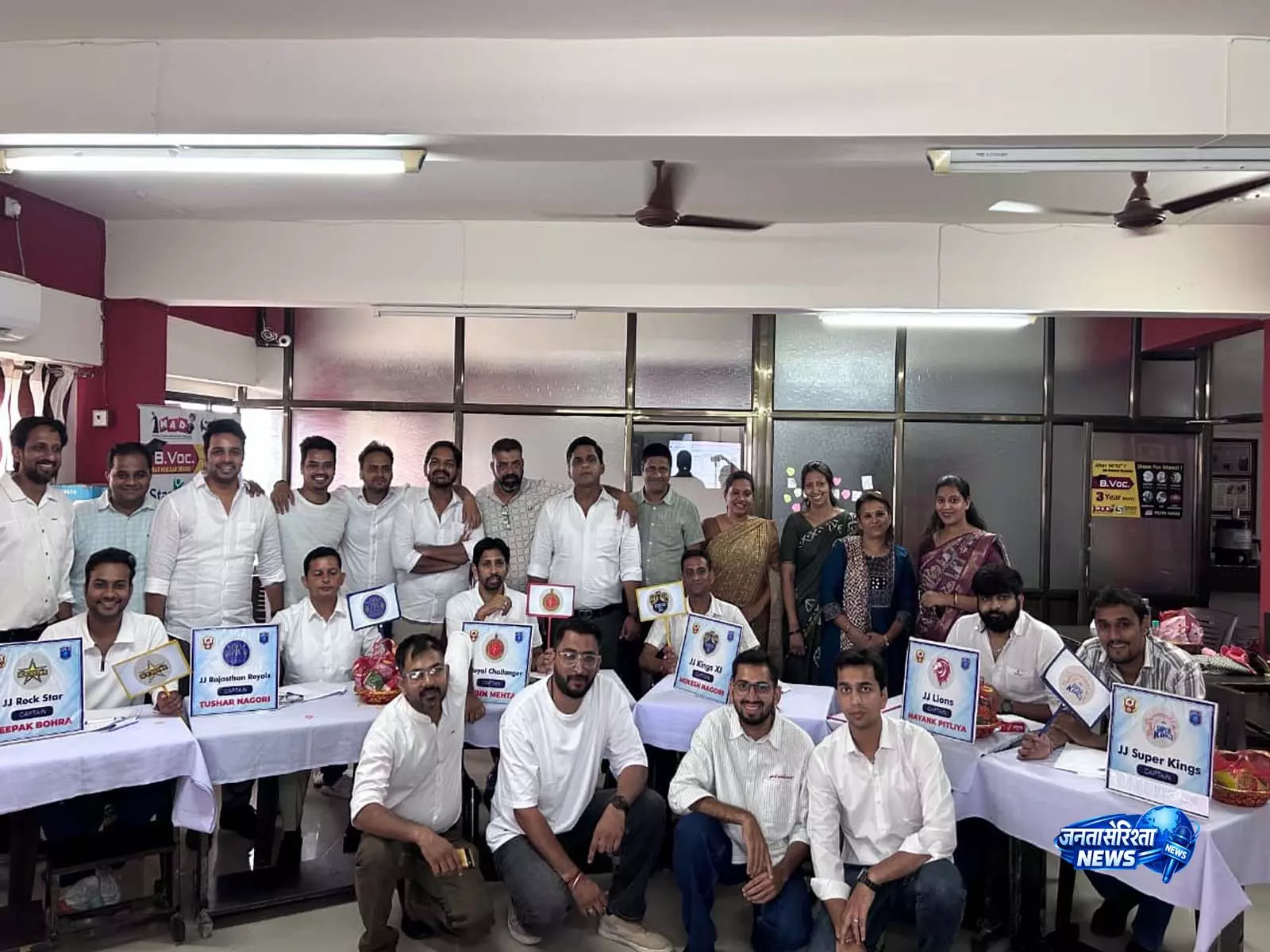 बॉक्स क्रिकेट ऑक्शन में गूंजा खेल का रोमांच, महिला टीमों का पहली बार AI जनरेटेड ड्रॉ से चयन बॉक्स क्रिकेट ऑक्शन में गूंजा खेल का रोमांच, महिला टीमों का पहली बार AI जनरेटेड ड्रॉ से चयन