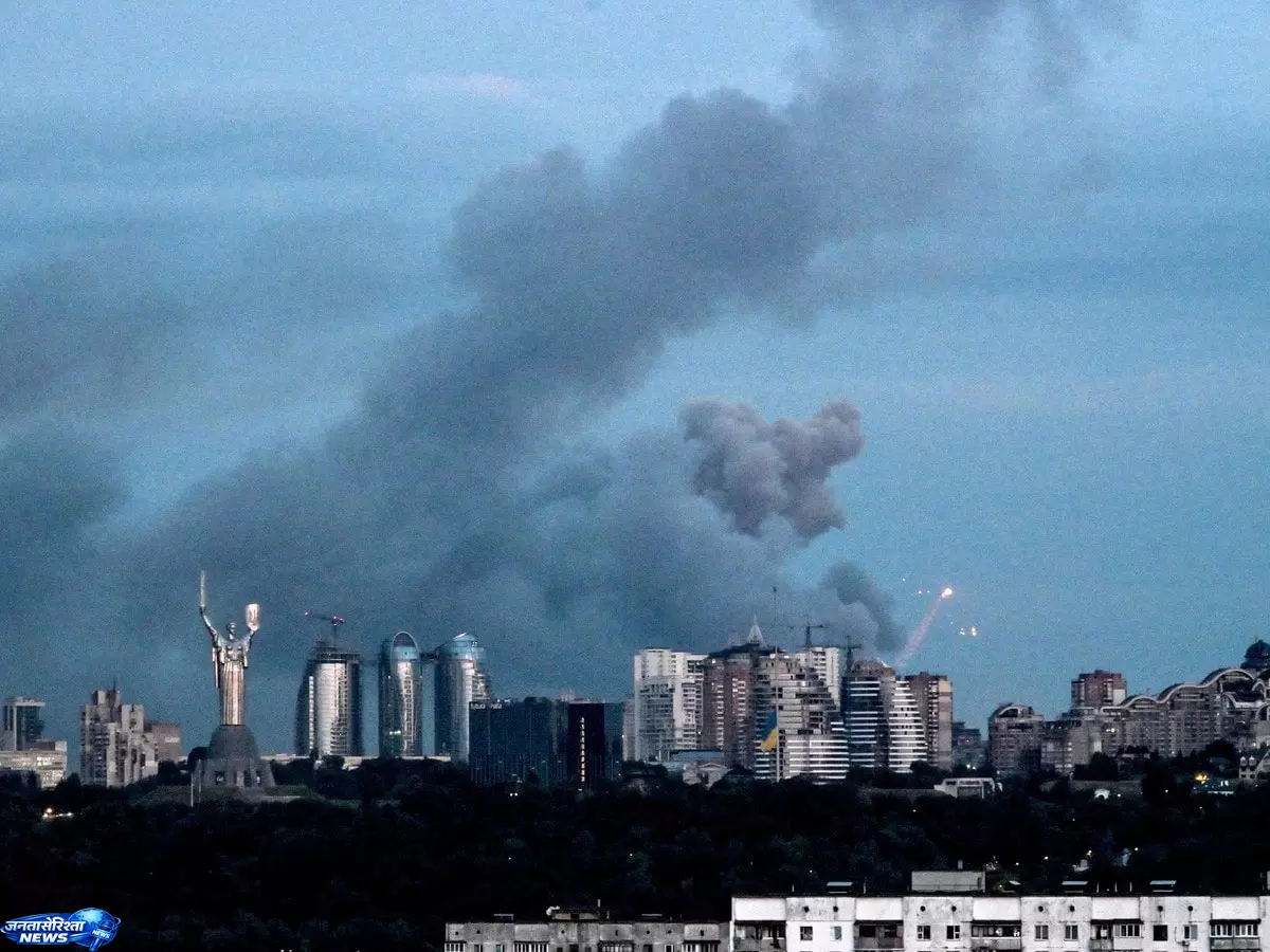 Buildings को भारी नुकसान, बचाव अभियान जारी Buildings को भारी नुकसान, बचाव अभियान जारी