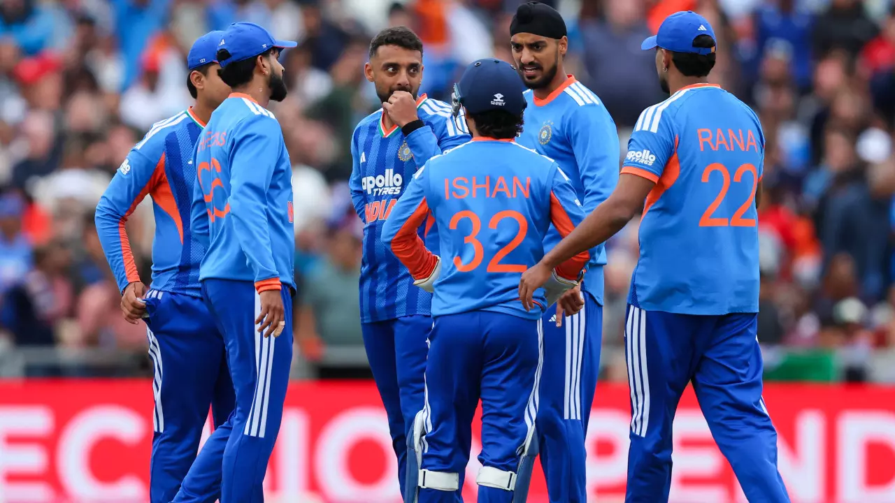 भारत बनाम इंग्लैंड: तीसरे T20I में बढ़ सकती है पेस बैटरी, गेंदबाजी में बदलाव के संकेत भारत बनाम इंग्लैंड: तीसरे T20I में बढ़ सकती है पेस बैटरी, गेंदबाजी में बदलाव के संकेत