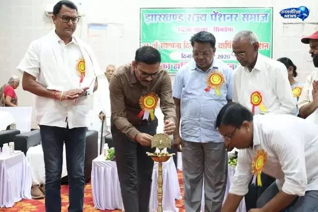 बुजुर्गों की मदद के लिए जल्द हेल्पलाइन नंबर जारी बुजुर्गों की मदद के लिए जल्द हेल्पलाइन नंबर जारी