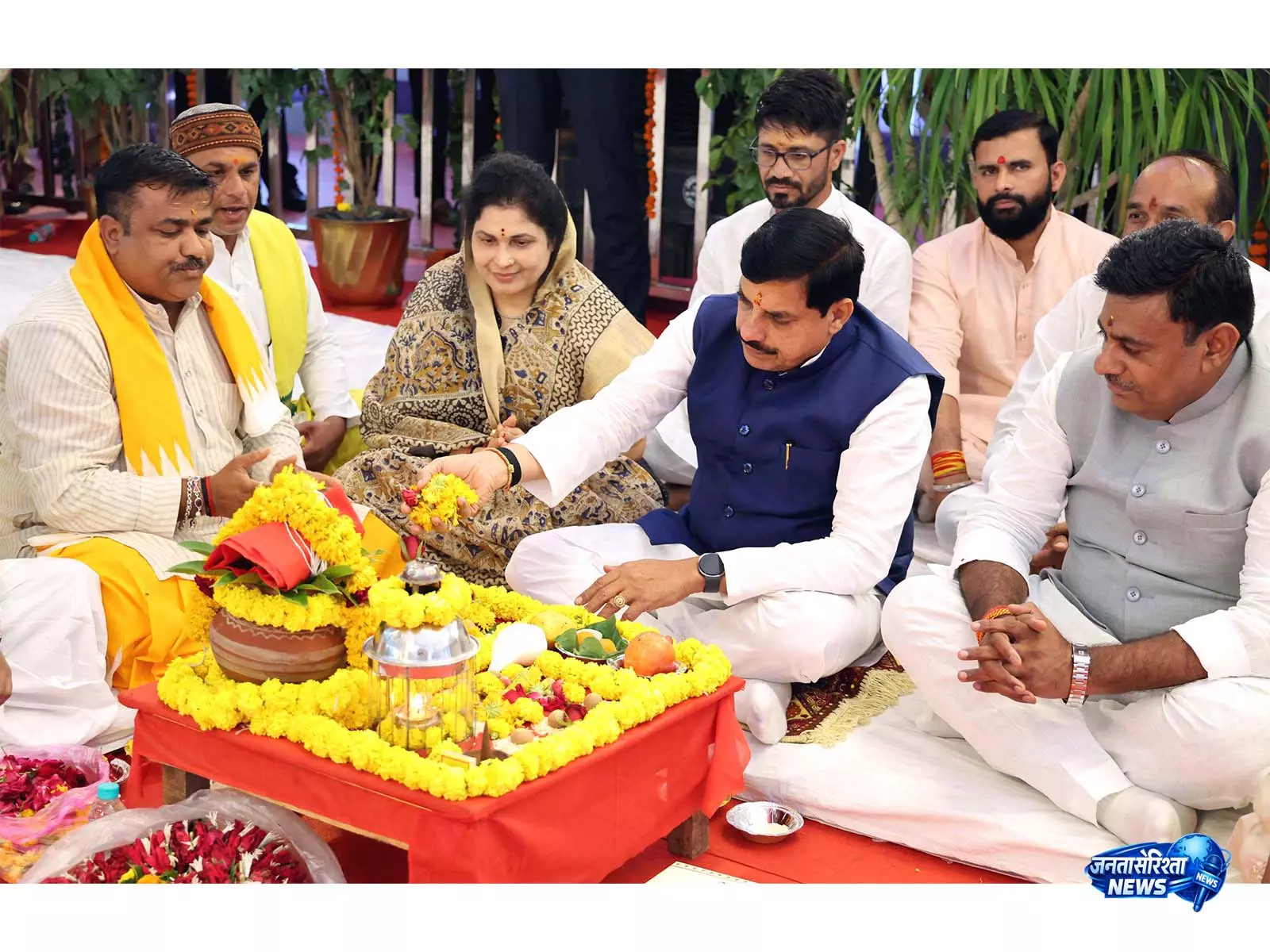 CM यादव ने भोपाल में सतगढ़ी स्मार्ट इंडस्ट्रियल पार्क की रखी आधारशिला, 15,000 से अधिक रोजगार का अनुमान CM यादव ने भोपाल में सतगढ़ी स्मार्ट इंडस्ट्रियल पार्क की रखी आधारशिला, 15,000 से अधिक रोजगार का अनुमान