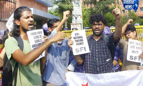 Delhi NTA खत्म करने की मांग को लेकर SFI का प्रदर्शन Delhi NTA खत्म करने की मांग को लेकर SFI का प्रदर्शन