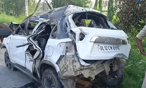 Delhi-देहरादून हाईवे पर तेज रफ्तार कार खाई में गिरी, तीन की मौत