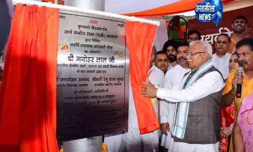 भारत-पाक संबंधों पर खट्टर का बयान, पहले सुरक्षा फिर संवाद भारत-पाक संबंधों पर खट्टर का बयान, पहले सुरक्षा फिर संवाद