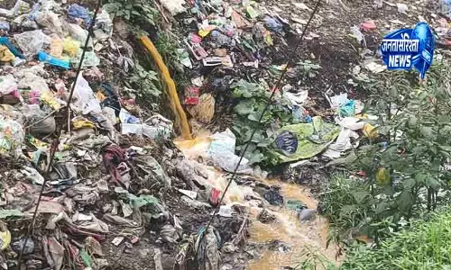Solan नाले में कचरा छोड़ने पर फार्मा कंपनी को नोटिस Solan नाले में कचरा छोड़ने पर फार्मा कंपनी को नोटिस