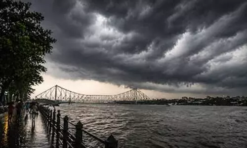Kolkata: निम्न दबाव से बदला मौसम, बंगाल में भारी बारिश के संकेत