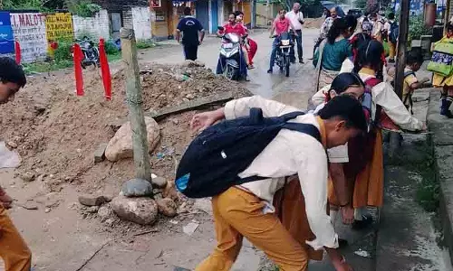 Nurpur भूस्वामी विवाद से अटका सड़क मार्ग, लोग परेशान Nurpur भूस्वामी विवाद से अटका सड़क मार्ग, लोग परेशान