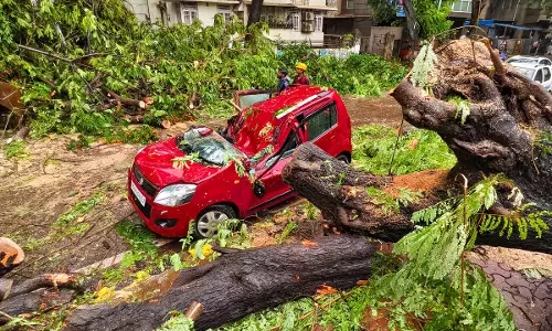 Mumbai में रिकॉर्डतोड़ बारिश; जलभराव के बीच BMC की स्पेशल मीटिंग Mumbai में रिकॉर्डतोड़ बारिश; जलभराव के बीच BMC की स्पेशल मीटिंग