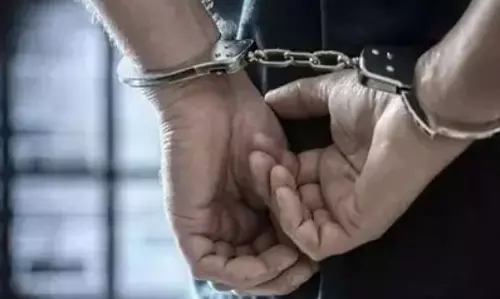 किराना दुकान की आड़ में चल रहा था चरस का कारोबार किराना दुकान की आड़ में चल रहा था चरस का कारोबार