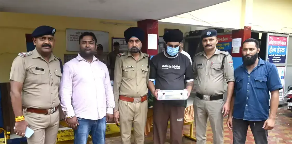 Haridwar: करोड़ों की हेरोइन बरामद, नशा तस्करी के खिलाफ बड़ी कार्रवाई Haridwar: करोड़ों की हेरोइन बरामद, नशा तस्करी के खिलाफ बड़ी कार्रवाई