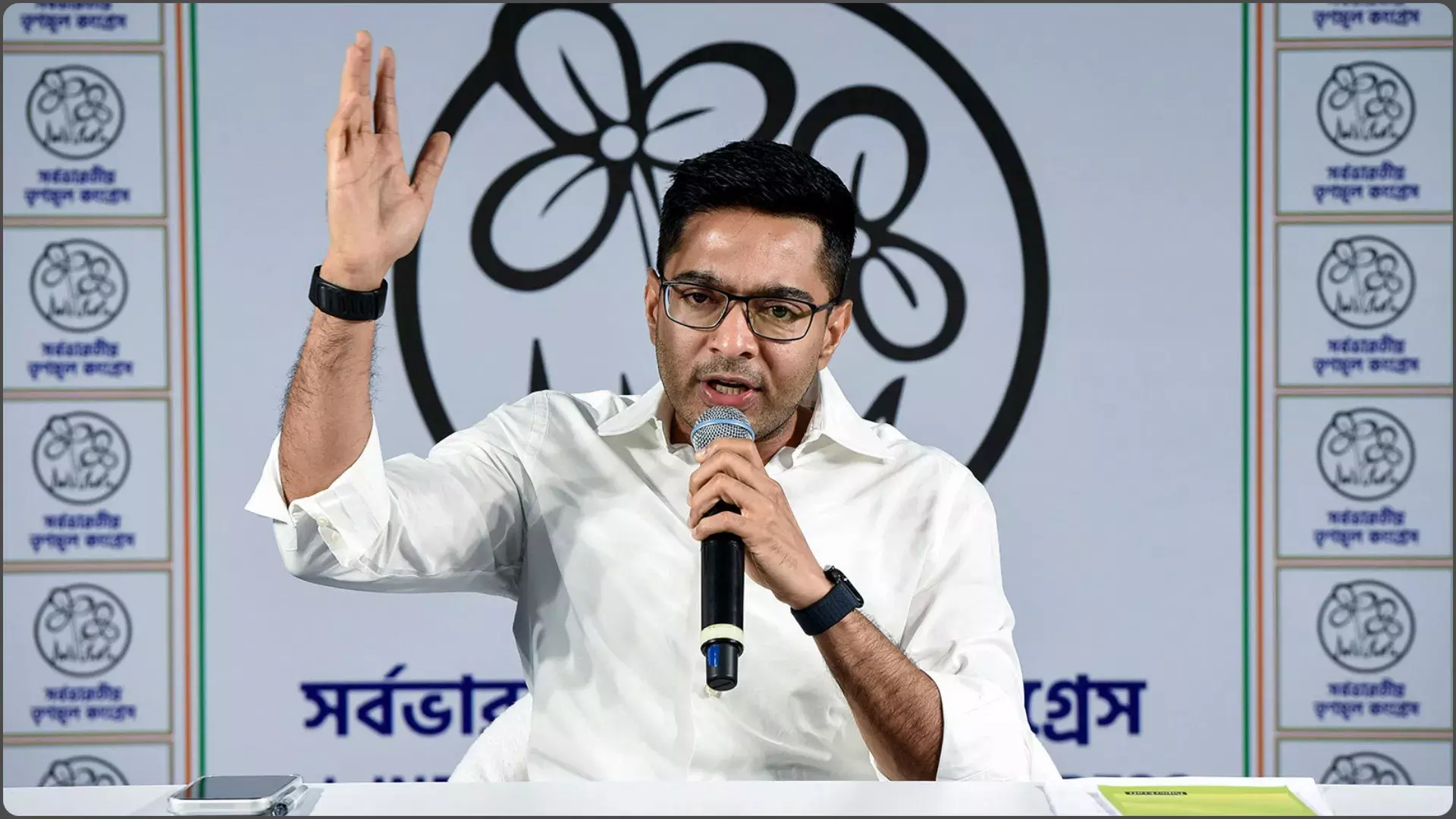 Kolkata: अभिषेक बनर्जी ने दो महीने के कामकाज को लेकर भाजपा पर साधा निशाना