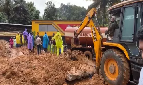 वायनाड भूस्खलन: केरल के CM सतीसन ने मंत्रालयों को बचाव कार्यों की निगरानी करने का निर्देश दिया वायनाड भूस्खलन: केरल के CM सतीसन ने मंत्रालयों को बचाव कार्यों की निगरानी करने का निर्देश दिया