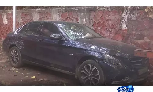 मर्सिडीज़ हिट-एंड-रन मामला: आरोपी ड्राइवर Delhi में गिरफ़्तार मर्सिडीज़ हिट-एंड-रन मामला: आरोपी ड्राइवर Delhi में गिरफ़्तार