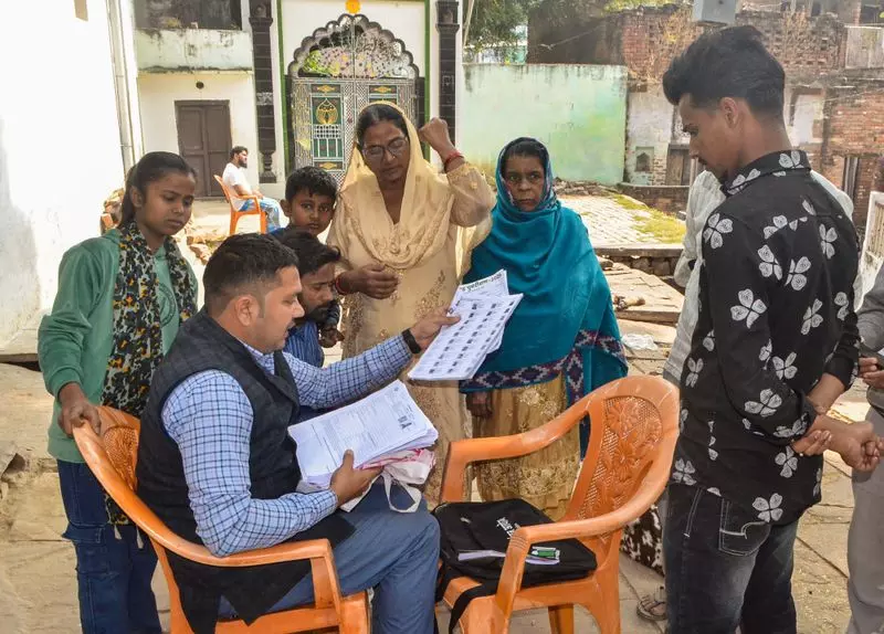 सिरसा ने SIR कैंपेन में 65.62% वोटर फॉर्म डिजिटाइज़ किए सिरसा ने SIR कैंपेन में 65.62% वोटर फॉर्म डिजिटाइज़ किए