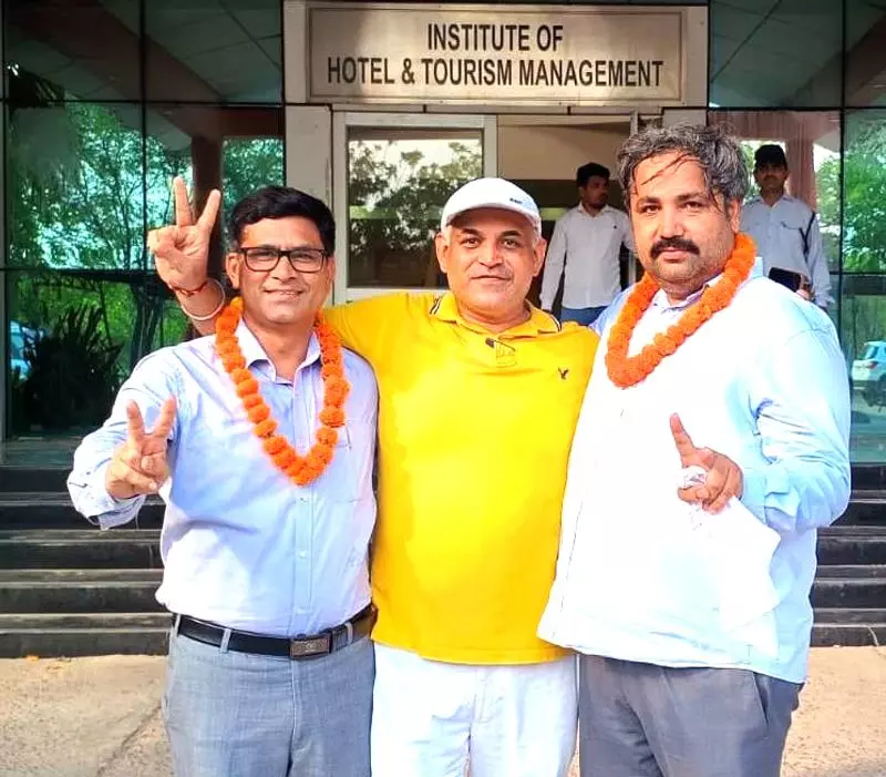 प्रदीप गहलोत एमडीयू टीचर्स एसोसिएशन के प्रेसिडेंट चुने गए प्रदीप गहलोत एमडीयू टीचर्स एसोसिएशन के प्रेसिडेंट चुने गए
