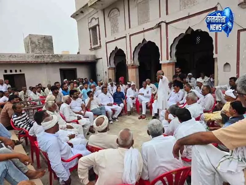 Hisar में नहर का पानी मोड़ने पर ग्रामीणों का विरोध Hisar में नहर का पानी मोड़ने पर ग्रामीणों का विरोध