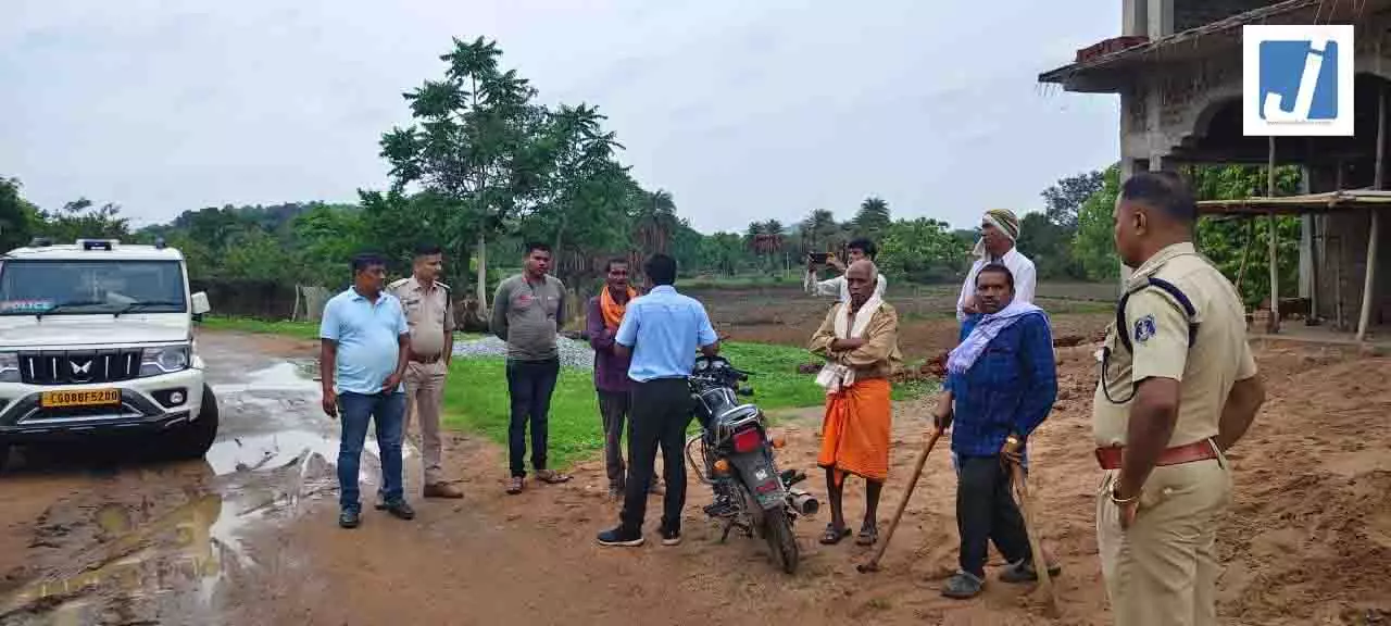 कलयुगी बेटे ने टंगिया से वार कर मां की जान ली, आरोपी को कांकेर पुलिस ने दबोचा कलयुगी बेटे ने टंगिया से वार कर मां की जान ली, आरोपी को कांकेर पुलिस ने दबोचा