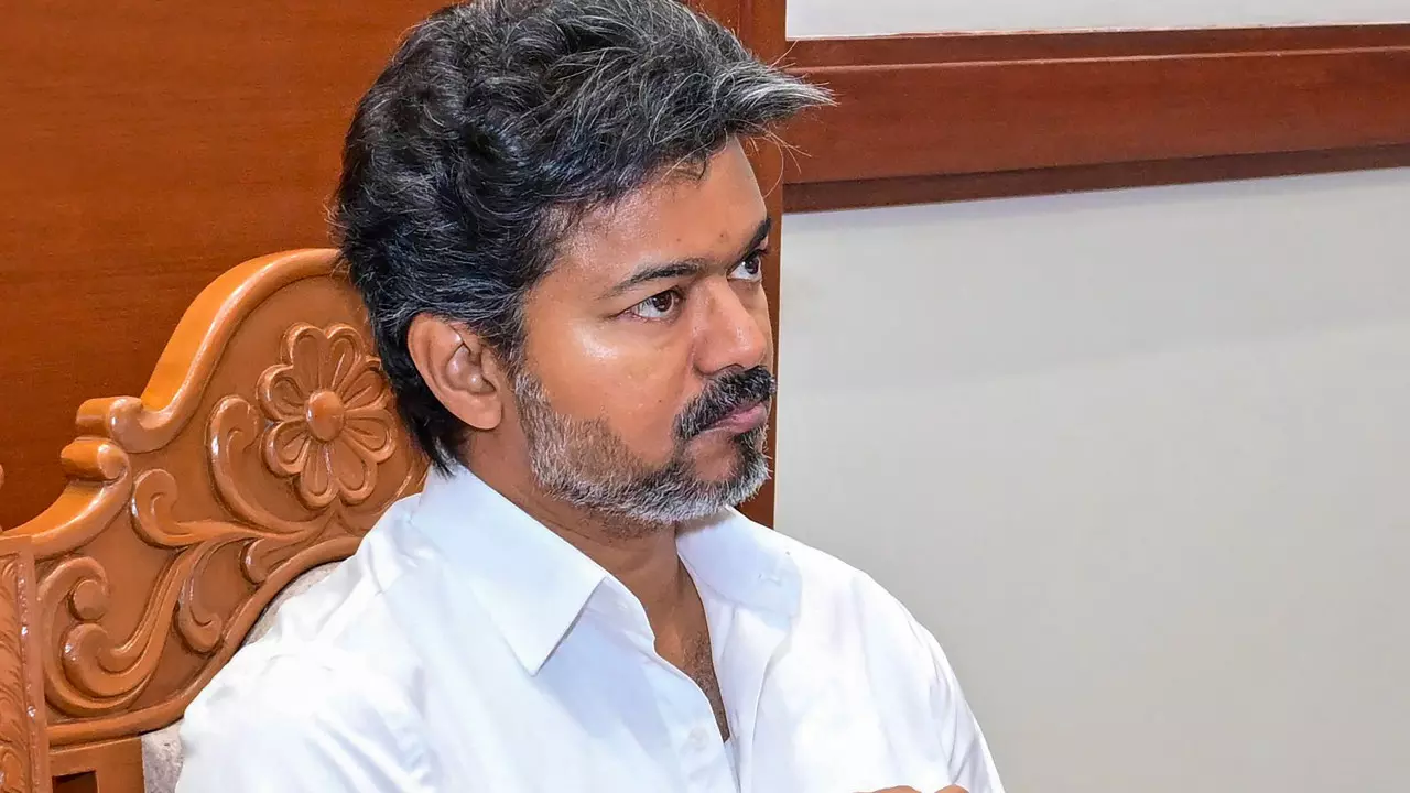Tamil Nadu: मुख्यमंत्री विजय ने खाद्य सुरक्षा कानून के संशोधनों पर जताई आपत्ति Tamil Nadu: मुख्यमंत्री विजय ने खाद्य सुरक्षा कानून के संशोधनों पर जताई आपत्ति